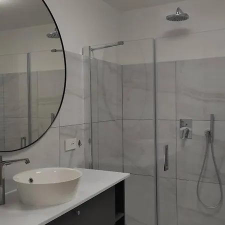 Casa Vacanze Como * كومو